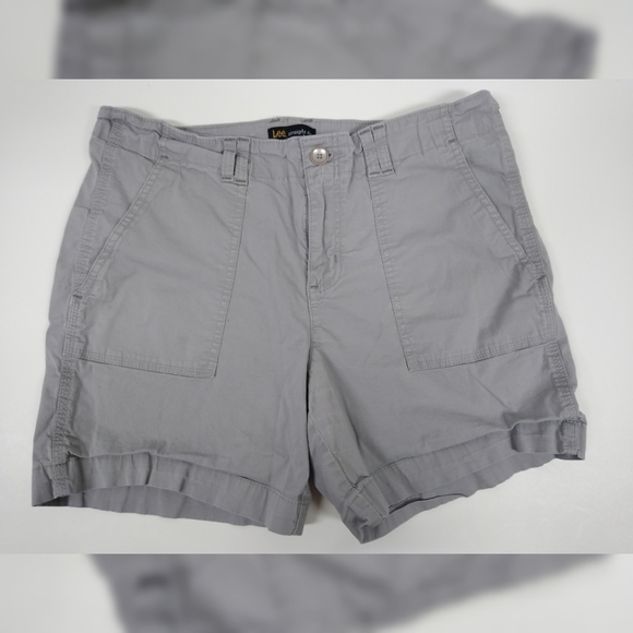 Lee Straight Fit Gray Khaki Shorts Size 